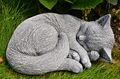 Dekofigur schlafende Katze eingerollt massiver Steinguss frostsicher