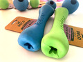 BECO Hundeknochen Becobone Hundespielzeug Kautschuk befüllbar M 17,5cm blau grün