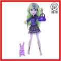 Monster High 13 Wünsche Twyla Puppe Ghul im Ruhestand Mattel mit Staubhase Haustier D3