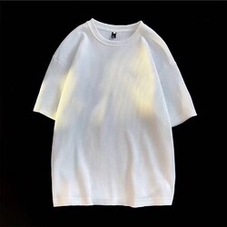 Einfarbige Herrenmode T-Shirts mit kurzen Ärmeln geeignet für den Sommer