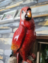 Papagei Deko Figur Ara rot Statue Vogel auf Ast blau Dekofigur Papageienfigur