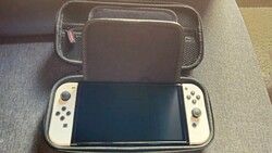 Nintendo Switch OLED-Modell HEG-001 64GB Handheld-Spielekonsole - Weiß