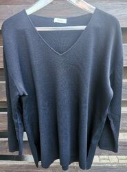 Schwarzer Pullover mit V-Ausschnitt von Lecomte in Größe 44 (eher 48) gebraucht