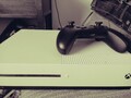 Microsoft Xbox One S 1TB inklusiv Wireless Controller - Weiß