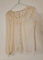 Vila Cremefarbende/Beige Bluse mit Spitze und Rüschen, Gr. S/36, Langarm