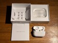 Original Apple AirPods Pro 2. Generation mit MagSafe-Ladecase MQD83ZM/A - A2700