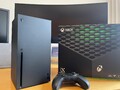 Microsoft Xbox Series X 1TB Spielekonsole - Schwarz mit original Xbox Controller