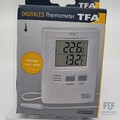 TFA Dostmann Digitales Innen-Außen-Thermometer, funktionales Display, Höchst- un