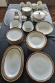 12-teiliges Ess- & Kaffeeservice mit Goldrand & blauem Randmuster