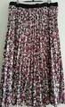 Gr. 44 46 - Rock Plissee midi Bordeauxrot florales Muster Gummizugbund schwarz 