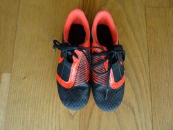 Nike skin Phantom Fußballschuhe Gr. 31,5 schwarz rot