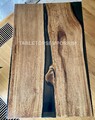 Esstisch oder Couchtisch mit Epoxidtisch River Table Wohnmöbel aus Akazie