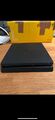 Sony PlayStation 4 Slim 1TB Spielekonsole - Jet Black Mit 2 Controllern