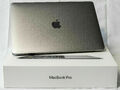 MacBook Pro 13,3 Zoll 512GB SSD,8GB Ram, 2,3GHz Intel Core I5, TouchBar 3 Zyklen