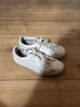 Gut Erhaltene PUMA Schuhe Sneaker Gr. 39, in weiß für Damen