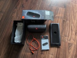 Bluetooth Lautsprecher JBL Charge Essential 20 Stunden Wiedergabezeit Schwarz