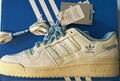 Adidas Forum 84 Low CL FZ6342 Sneaker mit zusätzlichen weißen Schnürsenkeln