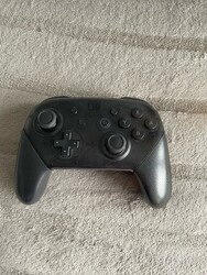 Nintendo Switch Pro Controller - Schwarz (2510466)