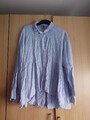 Tolle Bluse von Reken Maar, hellblau, Crinkle Optik, vorne kurz, hinten länger