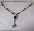 Modeschmuck - Kette mit Anhänger - Farbe: silber/schwarz