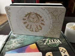 Nintendo Switch (OLED Model) The Legend of Zelda: Tears of the Kingdom Edition 