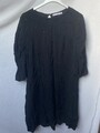 Schwarzes Mango CocktailKleid mit Stickerei, 3/4-Arm Muster, Ziernähten