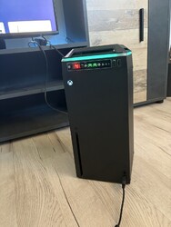 Xbox Series X – 1 TB SSD Top Zustand – in OVP mit 2 Controller und headset ￼