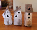 Keramikhaus mit LED-Funktion. wählb. a.3 Modellen,  H 13 bis 15 cm, Dekohaus