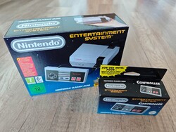 Nintendo Classic Mini NES: Nintendo Entertainment System + 2. Controller NEU/OVP