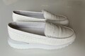 Trendy TOD'S Slipper / Loafer in Weiß mit weißer Noppensohle Gr. 40 wie NEU