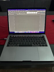 Apple MacBook Pro 13 Zoll (128GB SSD, Intel Core i5 8. Gen, 3,90GHz, 8GB) Laptop