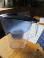 BRITA Wasserfilter-Kanne in Blau.