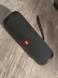 JBL Flip Essential 2 Bluetooth Tragbarer Laut­spre­cher -Schwarz