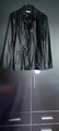 Ich verkaufe eine schwarze Jacke aus Kunstleder in der Größe 40