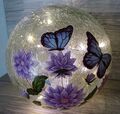 Deko-Glas Kugel-beleuchtet-LED-Craquelé-Glas m. Schmetterling & Blumen-Ø 15 cm