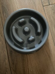 Antischling Hundenapf Slow Feed für Hunde und Katzen Incl Spielzeug - NEU