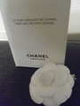 CHANEL PARFUMS ""VIP GIFT"" seltene Neuheit weißes Papier Kamelienblume Brosche