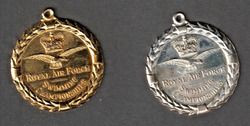 ROYAL AIR FORCE - SCHWIMMMEISTERSCHAFTEN groß 50 mm Medaillen 1980/90er?