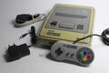 Nintendo Super Nintendo Spielkonsole - SNES mit Kabel und Controller
