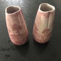 Ein Paar H J Holz rosa Glanz Ware Vasen Nummer 115 signiert auf Basis 7""