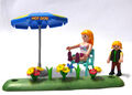 u4216 / playmobil ® Mutter mit Kind in der Sonne Blumenbeet und Sonnenschirm