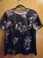 Raffiniertes Blusenshirt mit Blumen Gr. S, hinten mit Plissee 