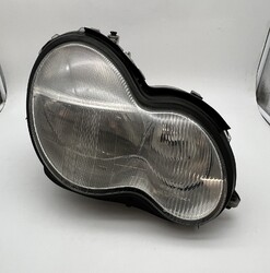 Hauptscheinwerfer rechts MERCEDES-BENZ C-Klasse (W203) A2038200261 Bosch