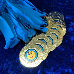 10er Set 'I Took Part Today' Medaillen auf blauen Bändern Spaß Laufen Wohltätigkeitsveranstaltung