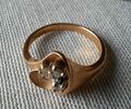 Vintage Tru Glo 10K Gold mit kleinem Diamanten Ring Größe 5, 2,5 Gramm, fehlender Stein