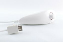 2 in 1 Remote Motion Plus Controller, Nunchuk ver. Farben für Nintendo Wii (NEU)
