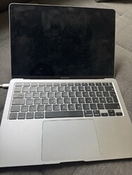 MacBook Air 13” (Late 2020, M1) – 8 GB RAM, 256 GB SSD