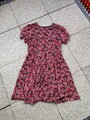 Süßes Sommerkleid Gr. 38 von Zara Trafaluc schwarz mit roten Blumen