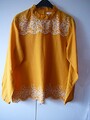 O manguun Bluse Tunika Gr 40/42 sonnengelb Stickerei weiß Rüschenkragen Knopf