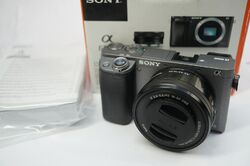 Sony Alpha a 6000 mit Objektiv SELP 1650 graphit-grau TOP 1200 Klicks in OVP